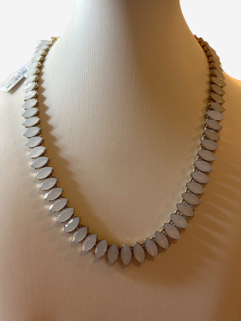 ViVi Elegant White Marquise Link Necklace